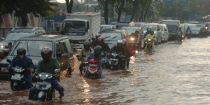 rumah-kebanjiran-anggota-dpr-bolos-rapat-panja