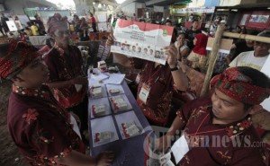 20130225_Warga_Jawa_Barat_Memilih__8041