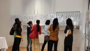 Melihat daftar caleg (KBRI Praha Republik Ceko)