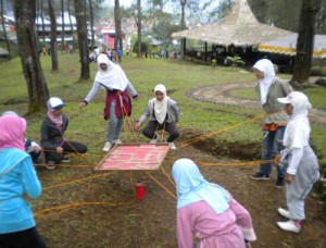 game outbound sekolah - target strategy - terminal wisata grafika cikole - tempat wisata lembang bandung jawa barat 2