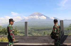 065156_521490_tentara_semeru