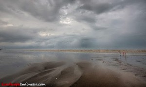 Pantai Tanjung Pakis