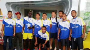 persib-berfoto-di-hotel-sebelum-main-di-padang