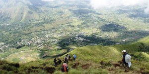 Menuruni-punggung-bukit