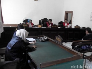 sidang di bandung