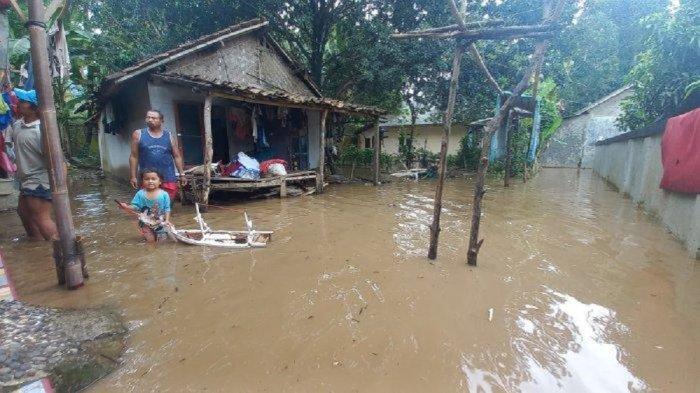 Ratusan Rumah Di Sukabumi Terendam Banjir, Warga Berharap Dapat Bantuan Gorong-gorong