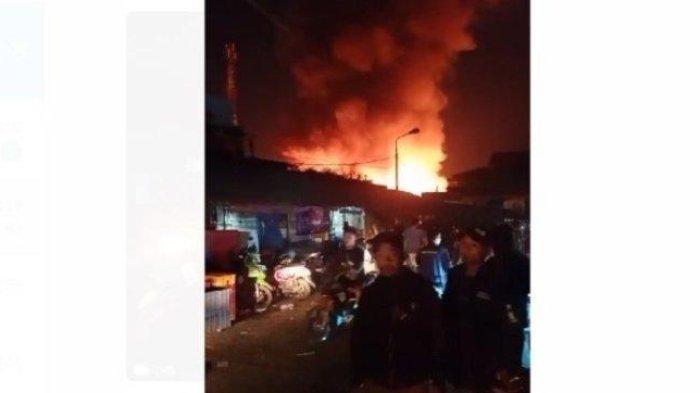 Pasar Leuwiliang Kabupaten Bogor Terbakar, Lebih Dari 100 Kios Hangus