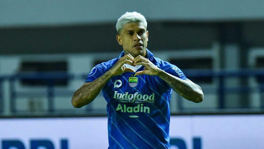 Persib Bandung Sikat Madura United 3-0 Di Final Leg 1 chiro